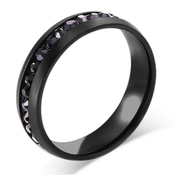 Black Stainless Steel Ring with Black Crystals Size 9 - Picture 1 of 2